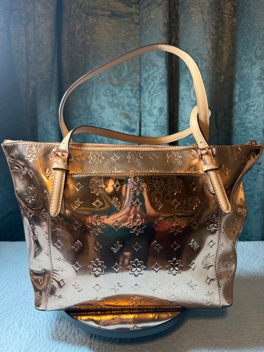 Michael Kors Metallic Rose Gold Embossed Tote with Tan Straps 12 x 10 - Picture 2 of 10